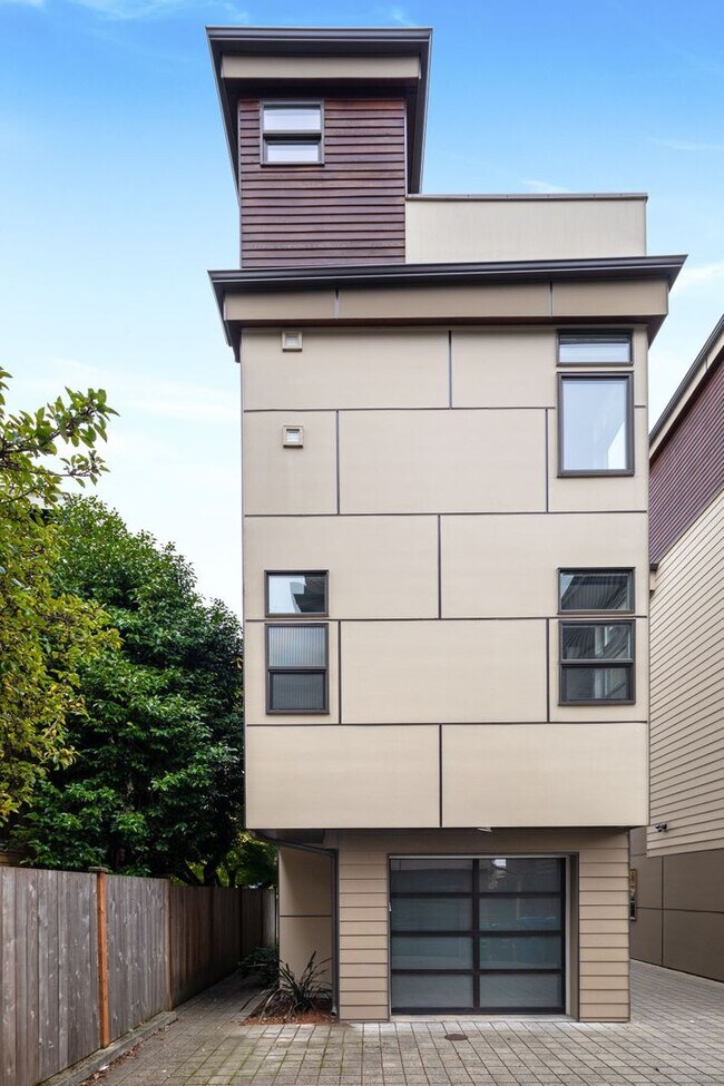Building Photo - Contemporary 3 Bedroom Ballard Townhome in Prime Location