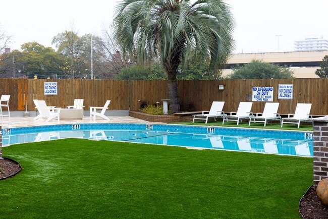 Building Photo - sp185