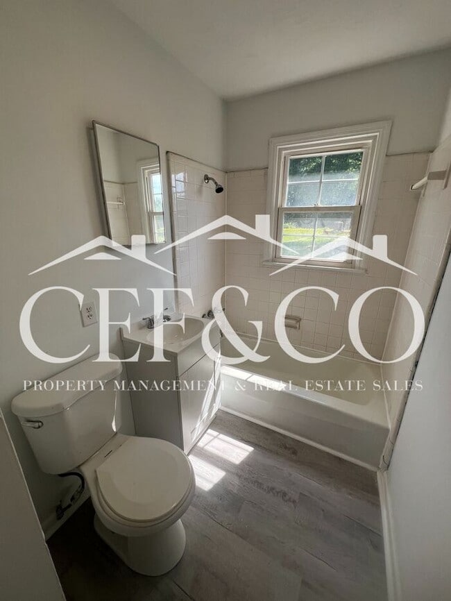 Building Photo - Charming 3-Bedroom, 1-Bathroom Home in Cow...