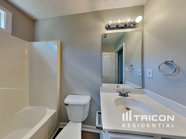 Building Photo - 3337 Coach House Ct