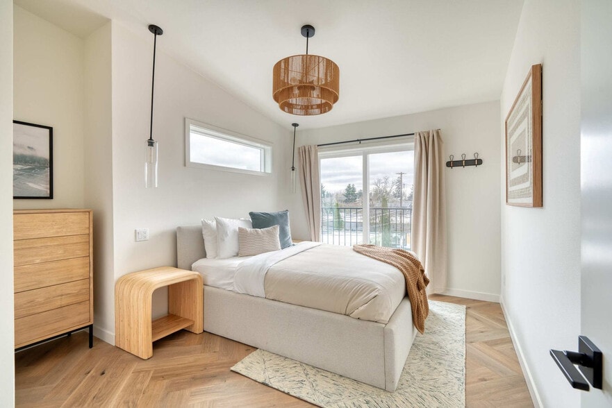 Building Photo - 5022 NE 26th Ave