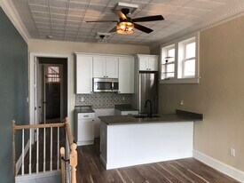 Building Photo - 398 Ashford Ave