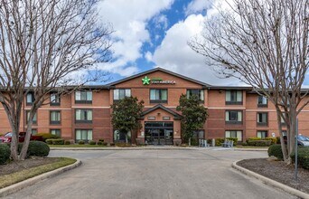 Building Photo - Furnished Studio-Houston - Reliant Pk. - La Concha Ln.