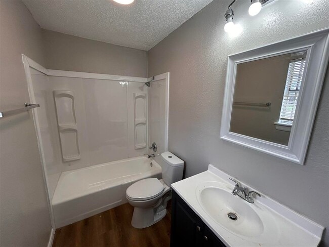 Building Photo - 1314 NW Irwin Ave