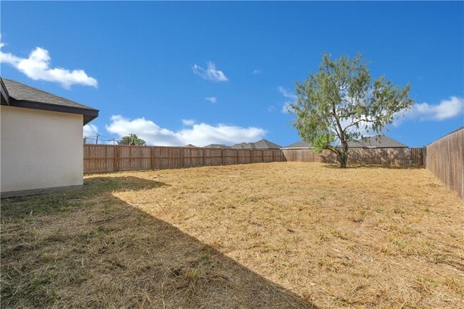 Building Photo - 23 N Sugar Bear Dr