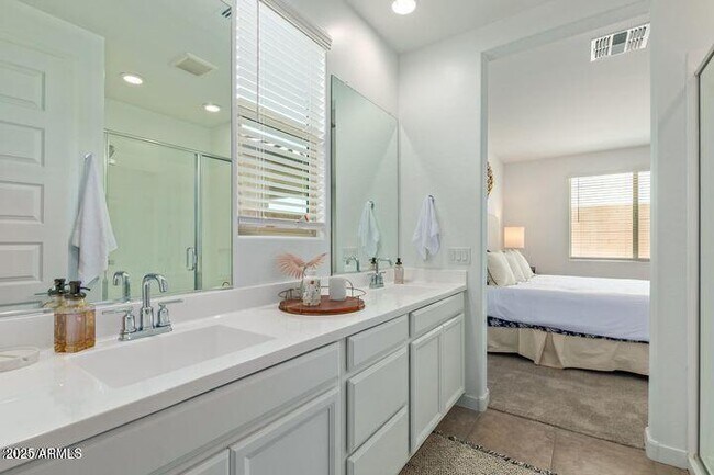 Building Photo - 8914 W Palo Verde Dr