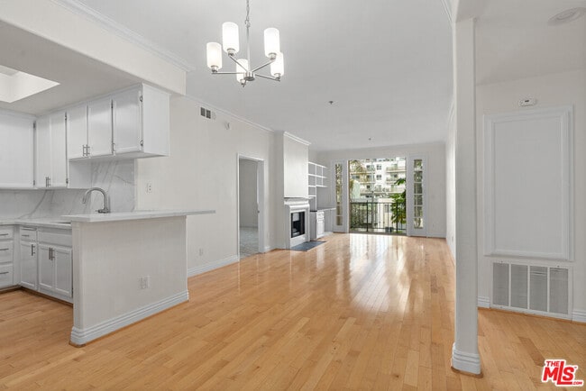 Building Photo - 1225 Armacost Ave