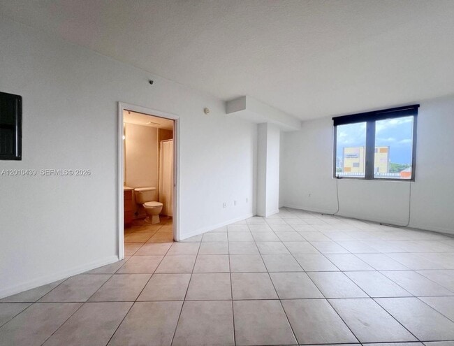 Building Photo - 2630 SW 28th St