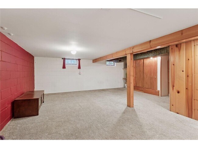 Building Photo - 4215 16th Ave S