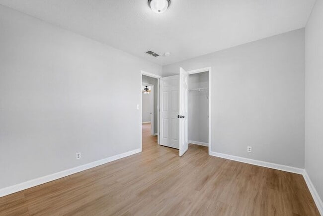 Building Photo - 4660 Bryant Rd