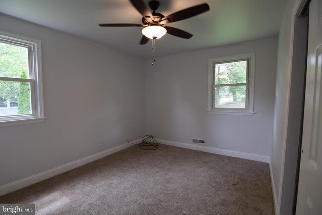 Building Photo - 217 Limestone Ln