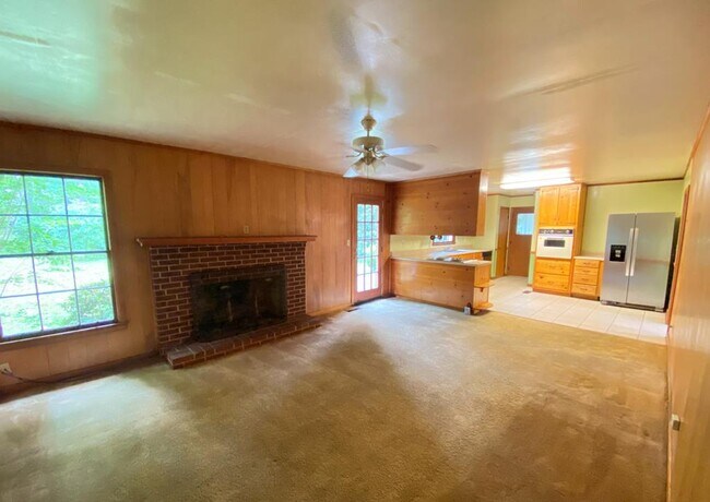 Building Photo - 140 Tuxedo Dr