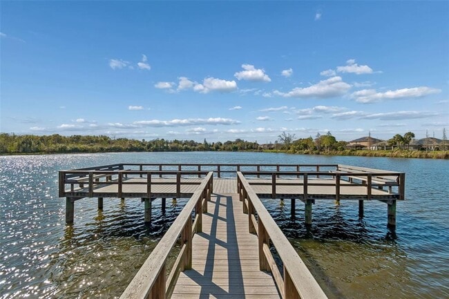 Building Photo - 10687 Lake Montauk Dr