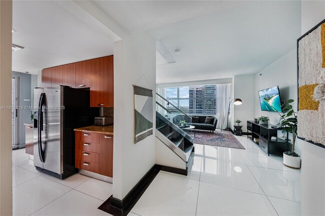 Building Photo - 1395 Brickell Ave