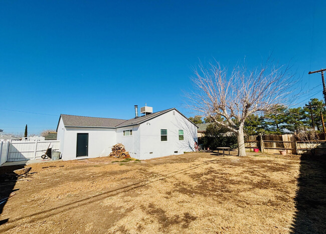 Building Photo - 1860 E Ave Q10