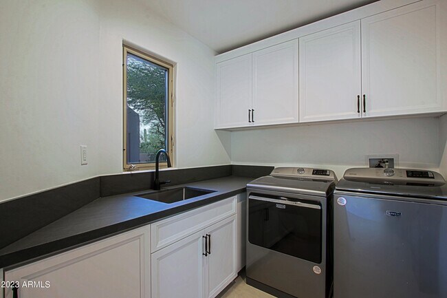 Building Photo - 41327 N 106th St