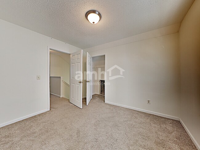 Building Photo - 507 Johnny Bench Cove