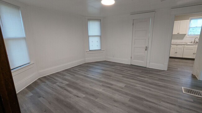 Building Photo - Daisy Lane Investment Group, LLC (916 6th St)