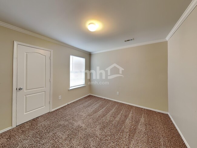 Building Photo - 14124 Holly Springs Dr