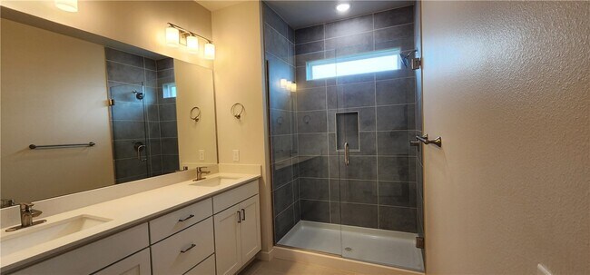 Building Photo - 5301 SW Firethorn Ln