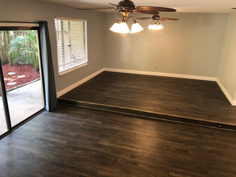 Building Photo - 11 Autumnwood Trl