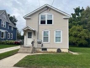 Building Photo - 508 St Clair St