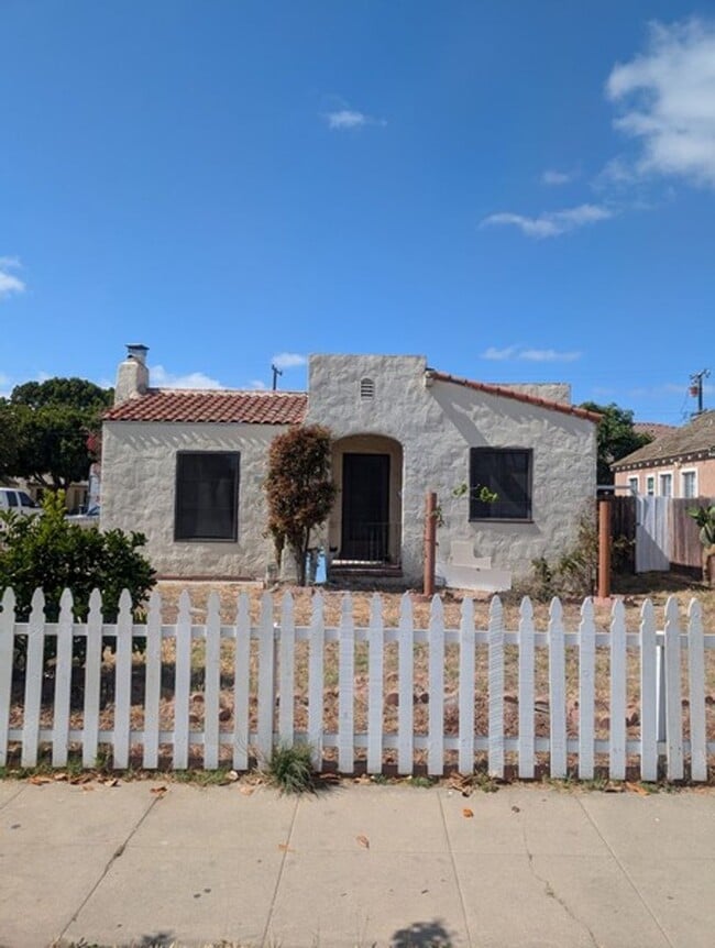 Building Photo - fes301