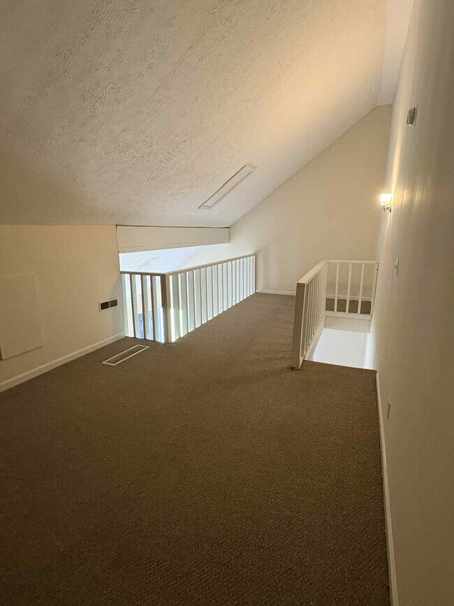 Building Photo - 1621 Flanigan Ct