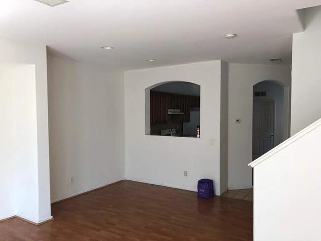 Building Photo - 6349 Avenida De Las Vistas