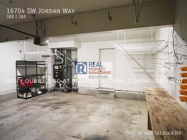 Building Photo - 16704 SW Jordan Way