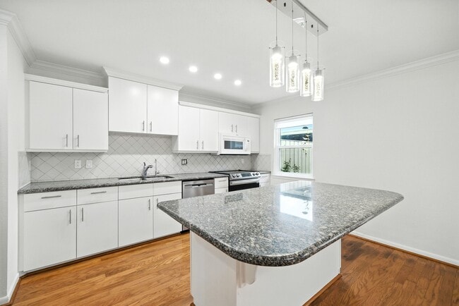 Building Photo - 6468 Burgoyne Dr.