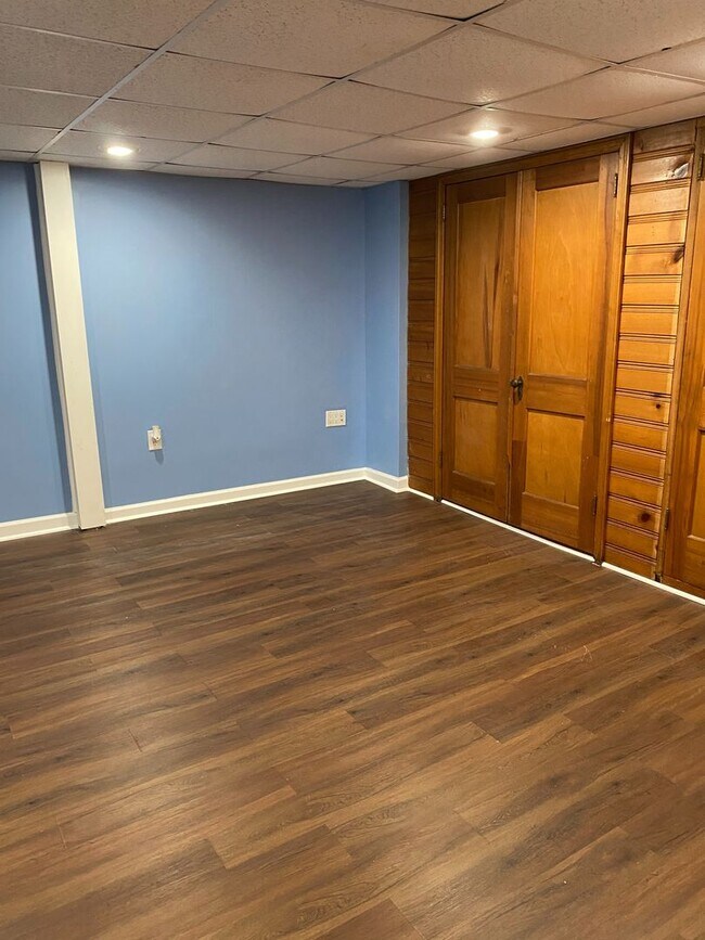 Building Photo - Gorgeous 3-Bedroom Townhouse in Ardmore! Available mid-September!