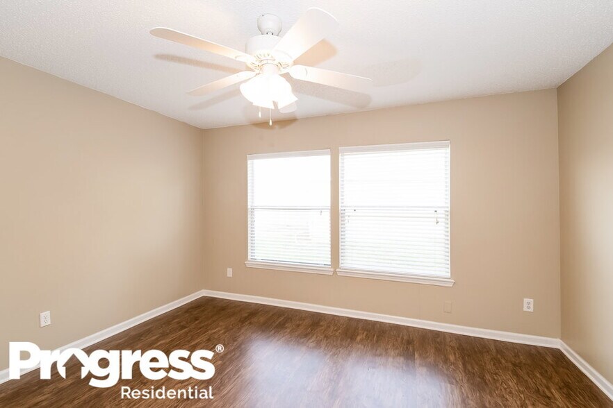 Building Photo - 3338 International Village Ct