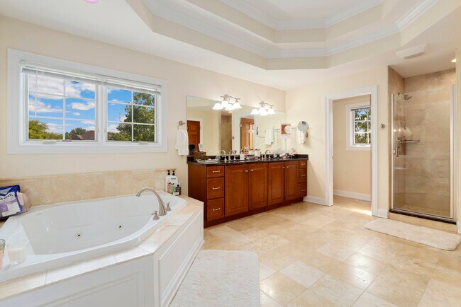 Building Photo - 126 Governors Ct