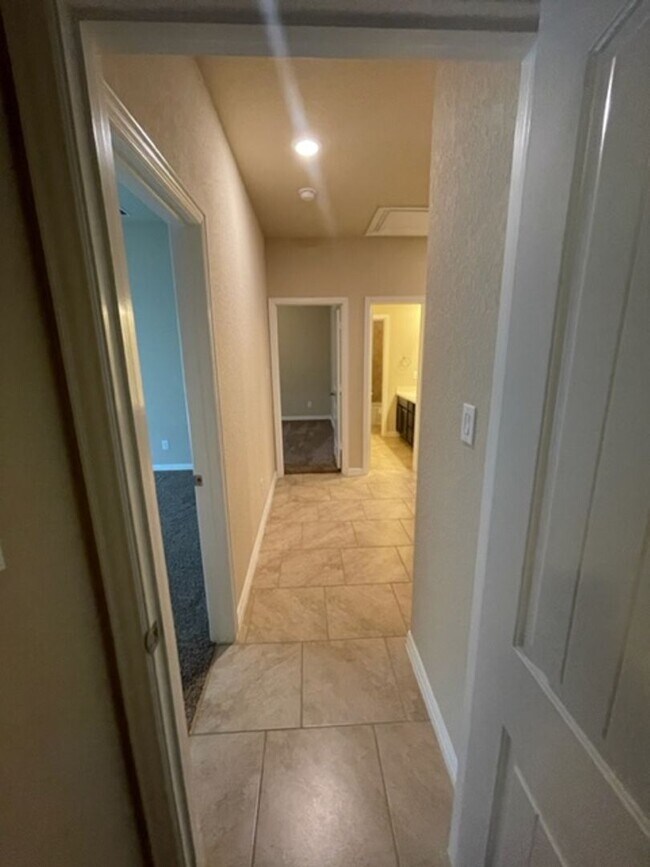 Building Photo - Beautiful 4-Bed Single-Story Home in Desirable Potranco