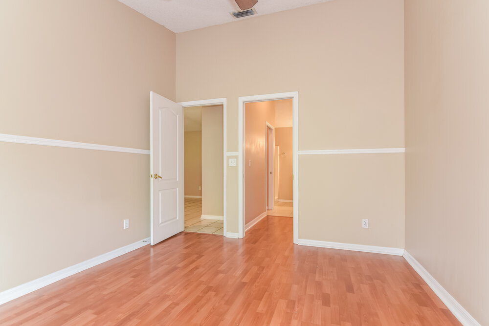 Building Photo - 23033 Clearwater Pl