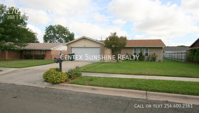 Building Photo - 1701 Fairway Dr