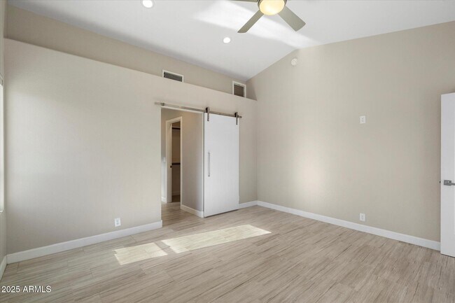 Building Photo - 8835 W Michelle Dr