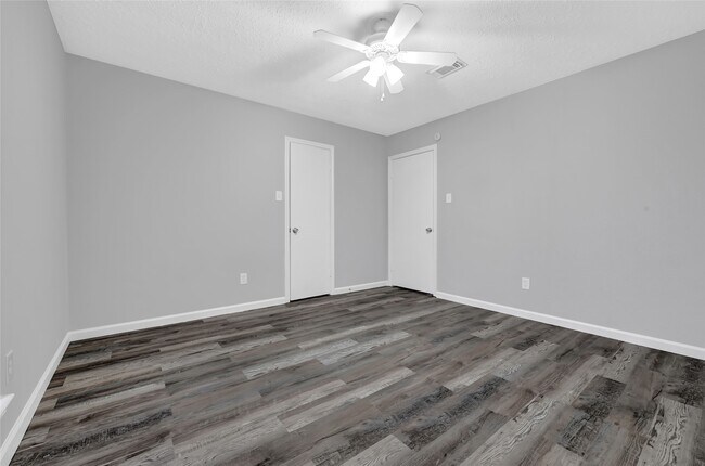 Building Photo - 11727 Scottsdale Dr