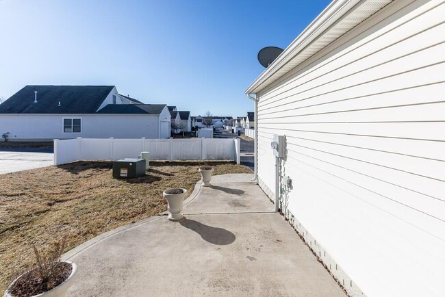 Building Photo - 5975 Pennington Creek Dr
