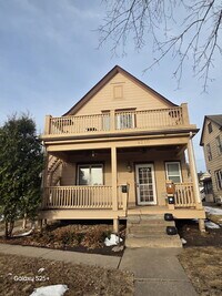 Building Photo - 2 bedroom 1 bath one level duplex in Minne...