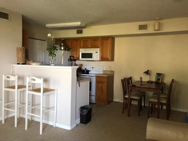 Building Photo - 12560 Equestrian Cir