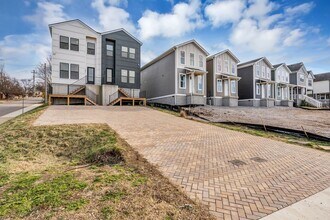 Building Photo - Modern Living in West Nashville