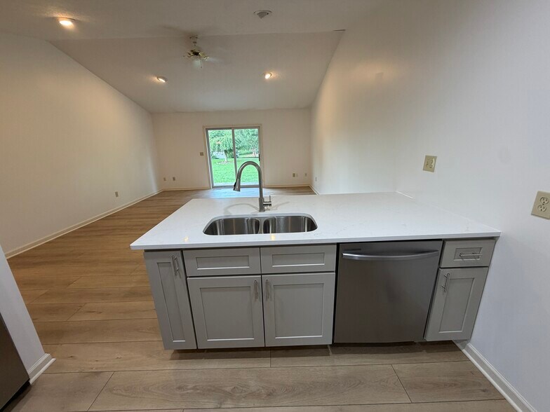 Building Photo - 3407 Dotwood St NW