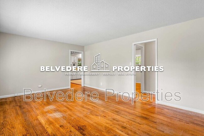 Building Photo - 2203 Oak Hill Dr