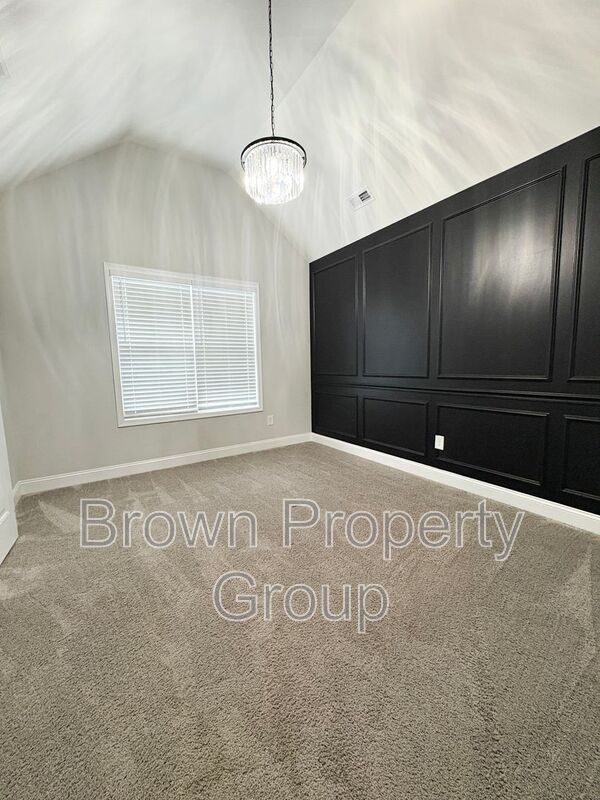 Building Photo - 179 Stafford Ave