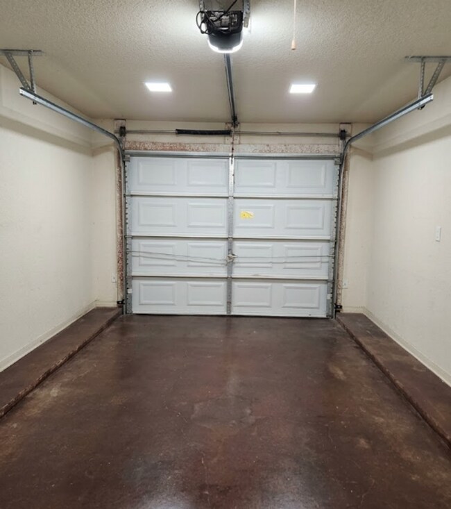 Building Photo - 1606 Libby Ln