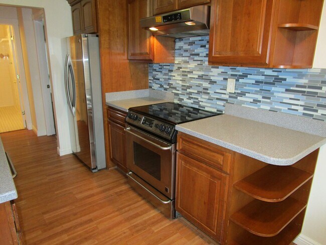 Building Photo - Location, Location, Location- Vintner Condo's