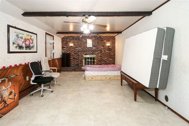 Building Photo - 98 Bayberry Ave