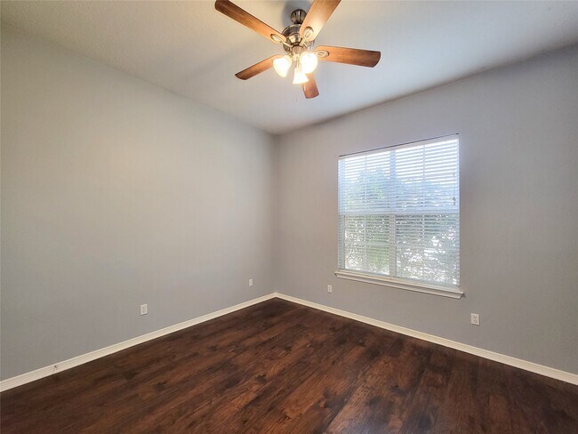 Building Photo - 12755 Mill Ridge Dr